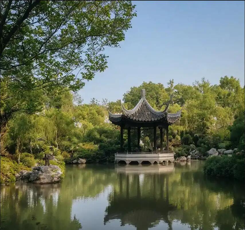 郫县平庸餐饮有限公司